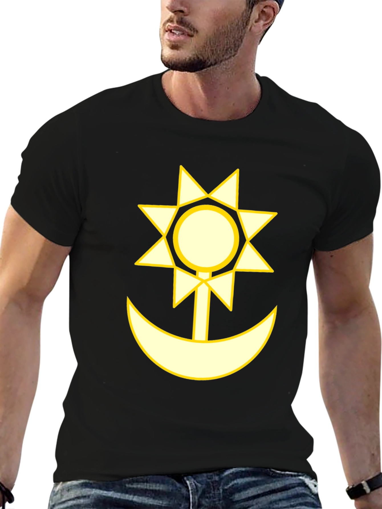 Camiseta Negra con Diseño Sol y Luna Amarillo