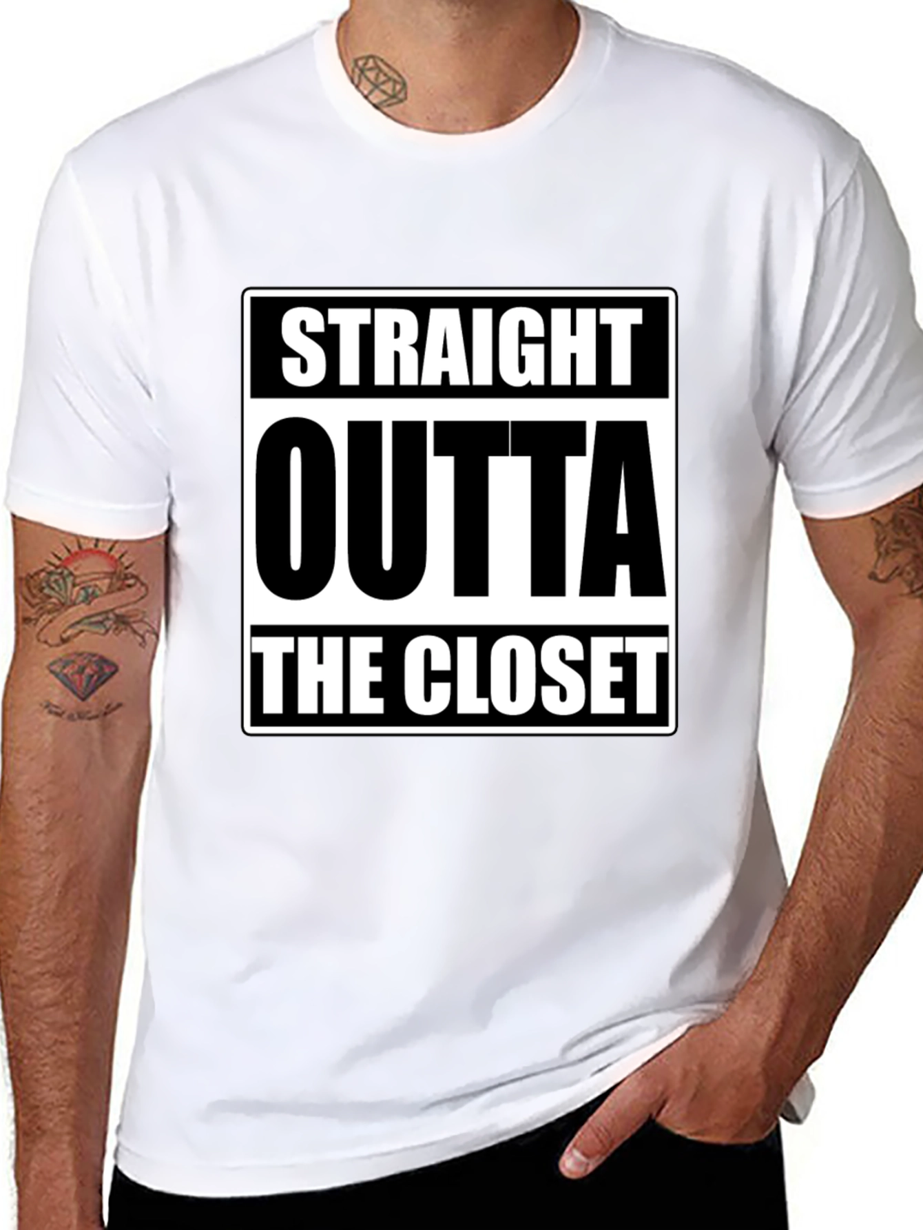 Camiseta Negra Straight Outta The Closet