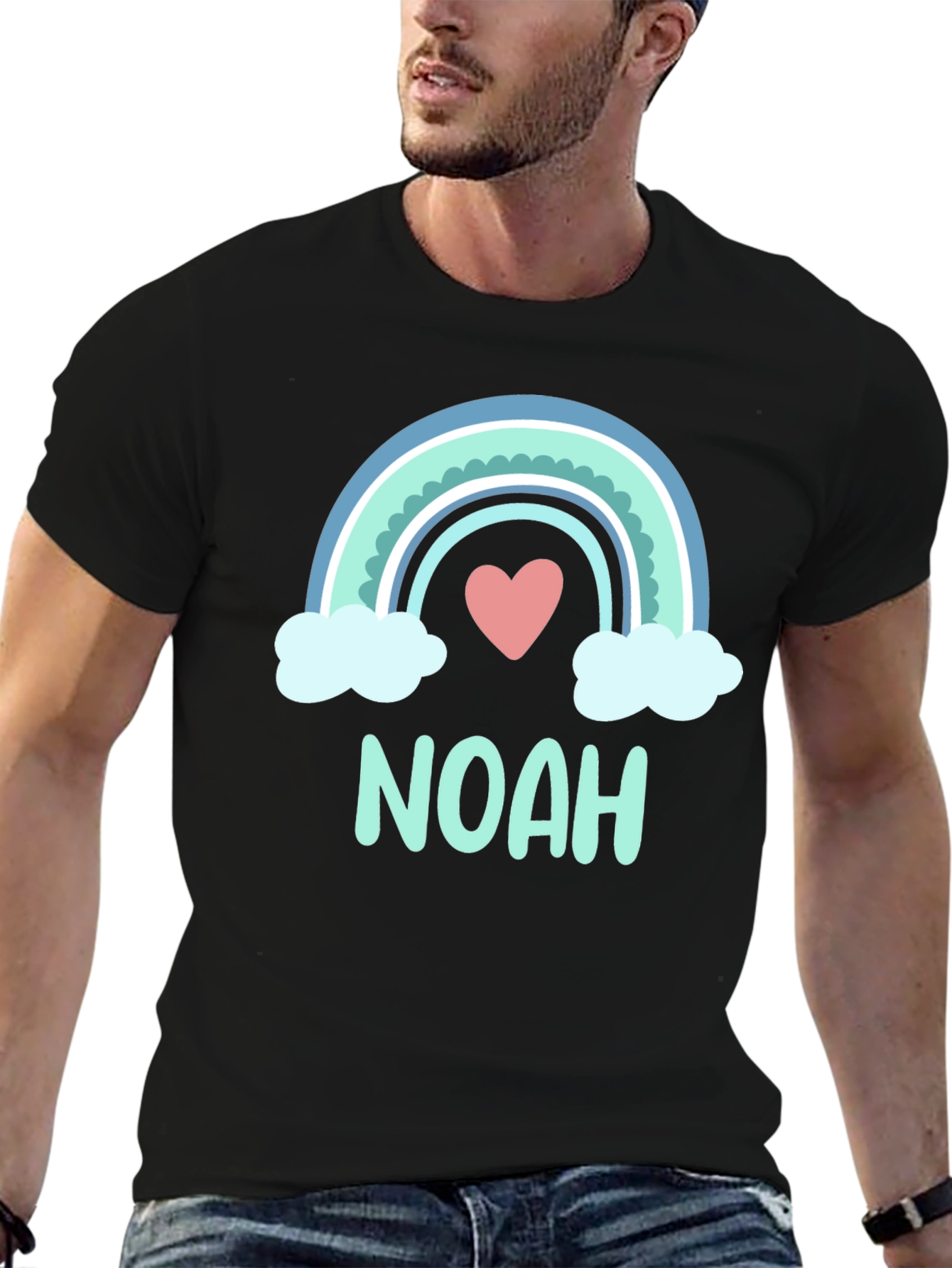Camiseta Negra con Arco Iris y Nombre Noah