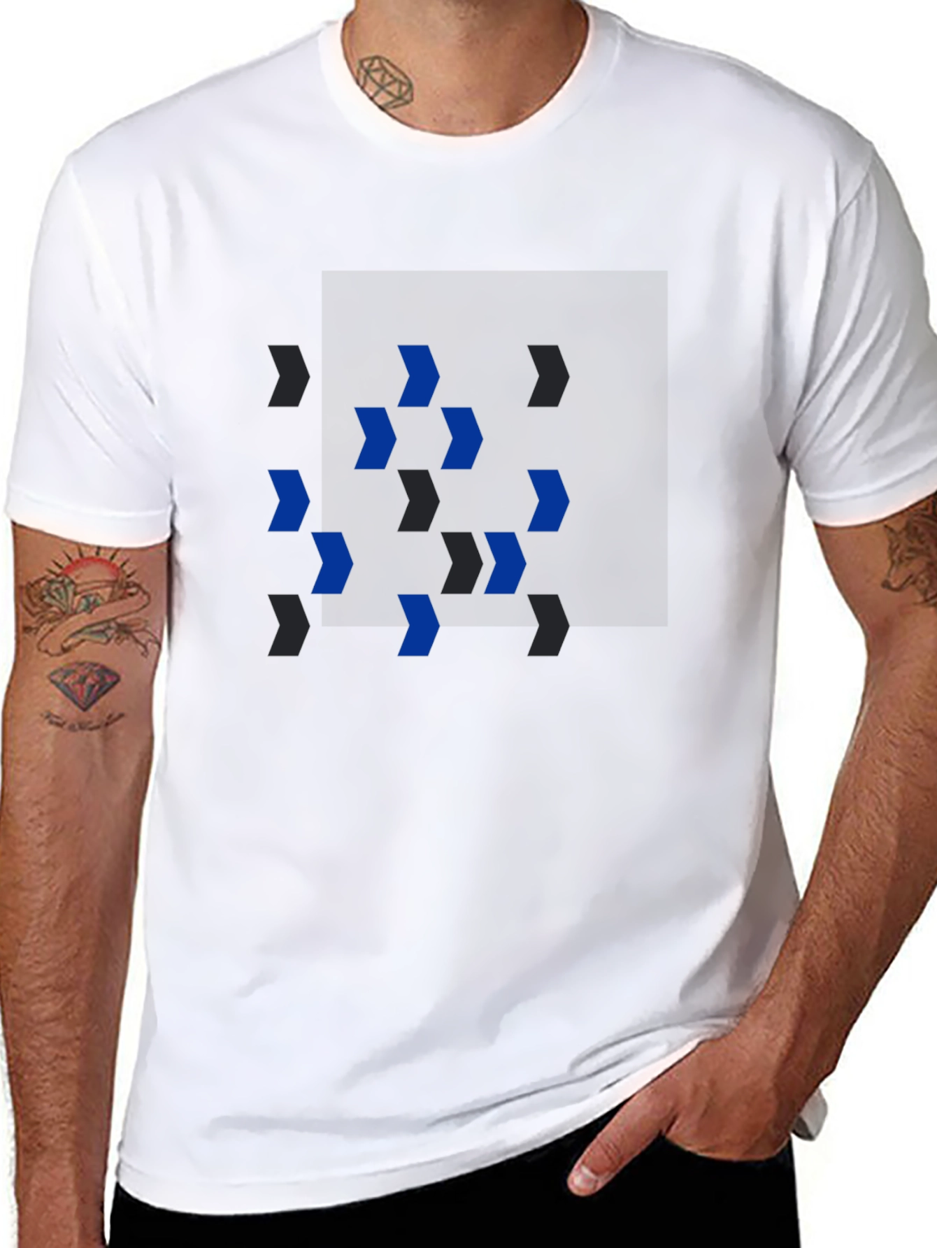 Camiseta Negra con Diseño Abstracto de Flechas