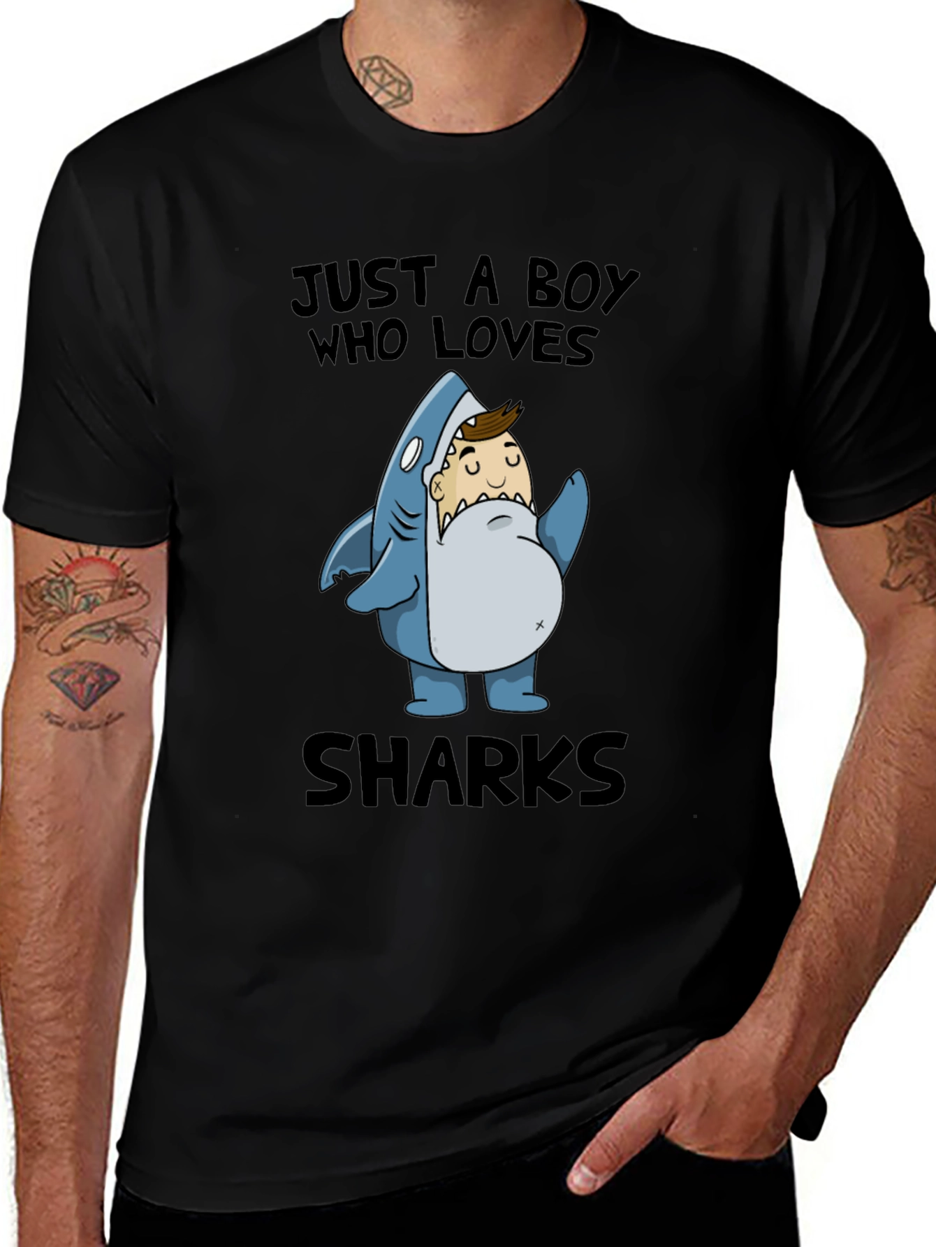 Camiseta Negra: Niño Amante de los Tiburones