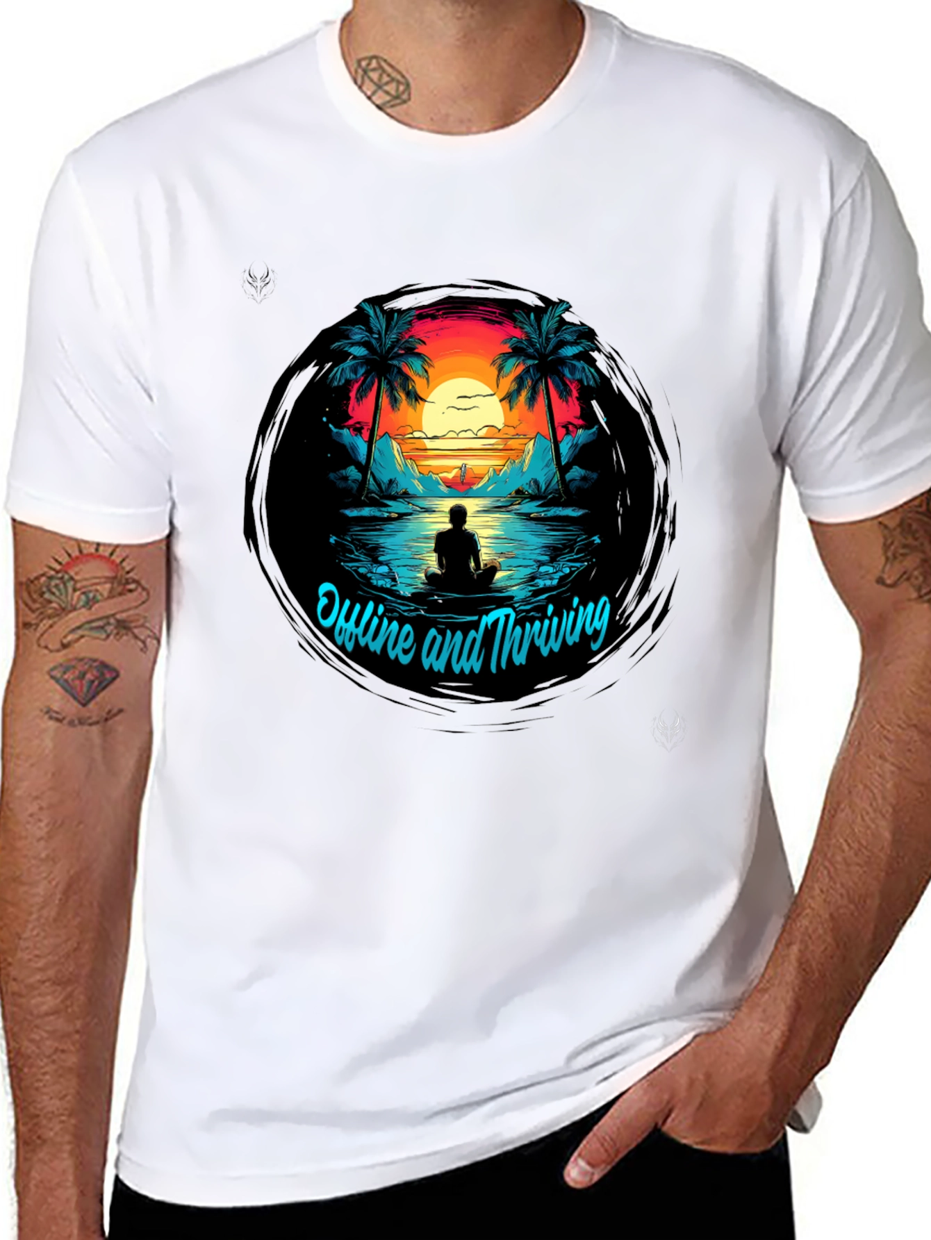 Camiseta Negra Offline and Thriving Diseño Tropical