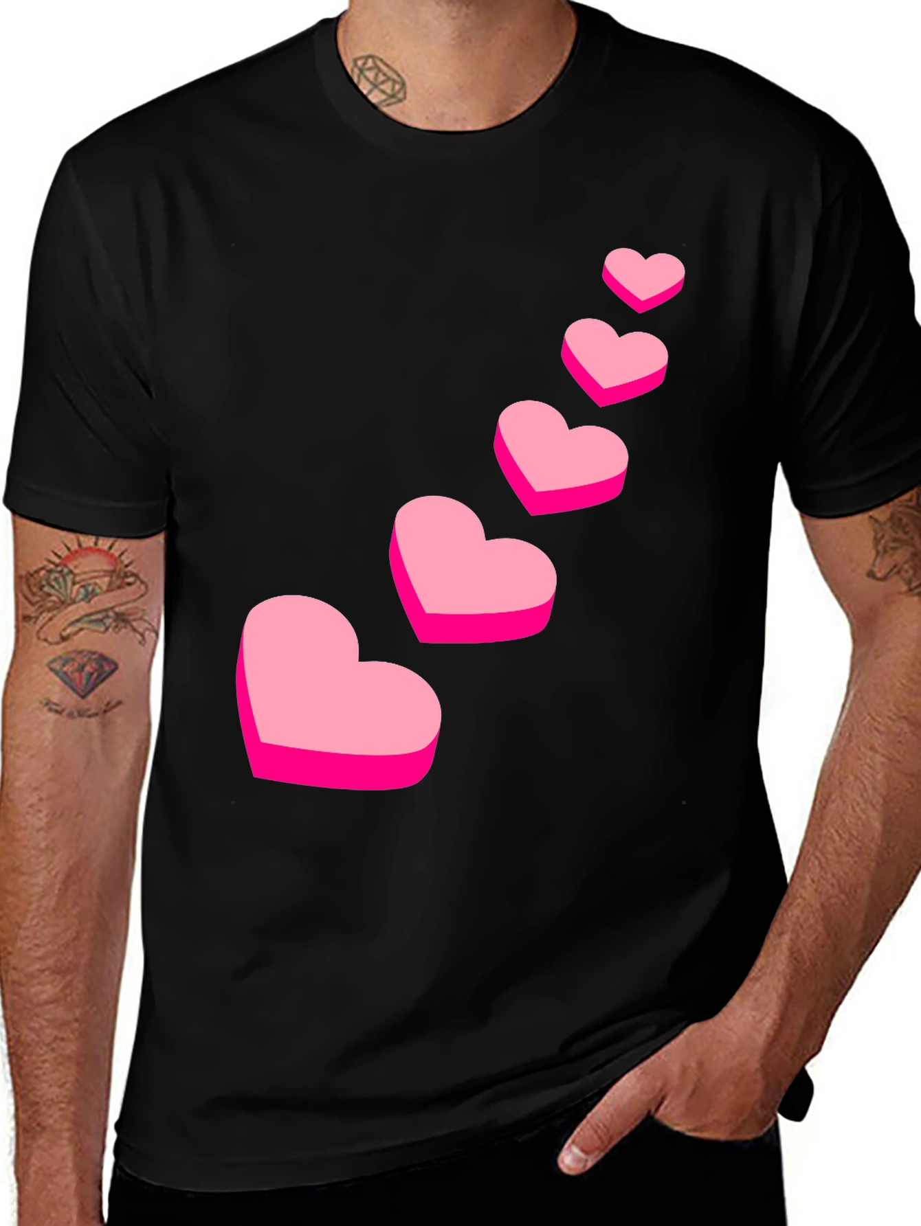 Camiseta Negra con Corazones Rosados