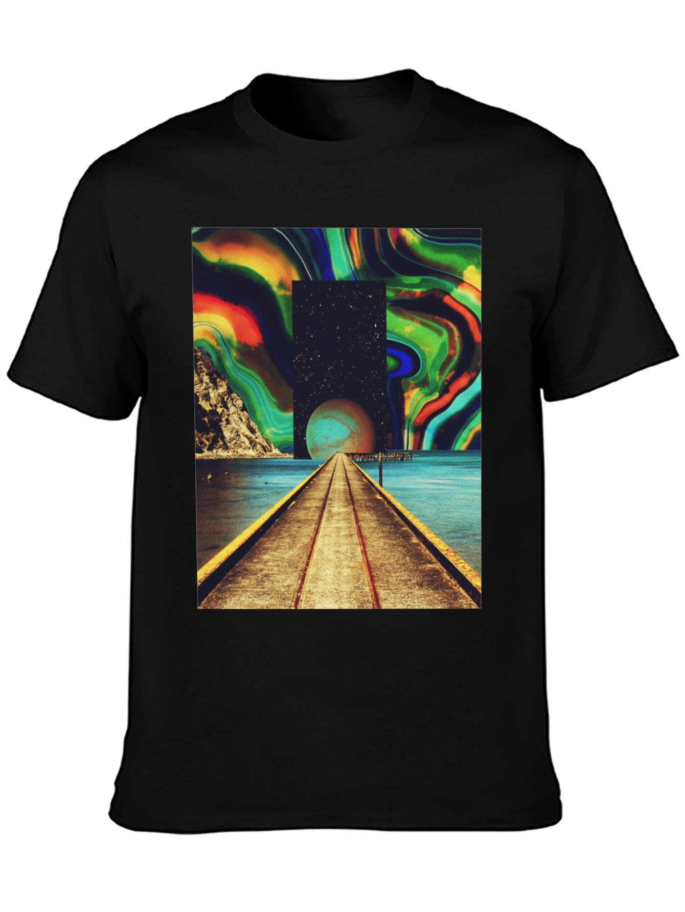 Camiseta Negra con Diseño Abstracto y Cósmico