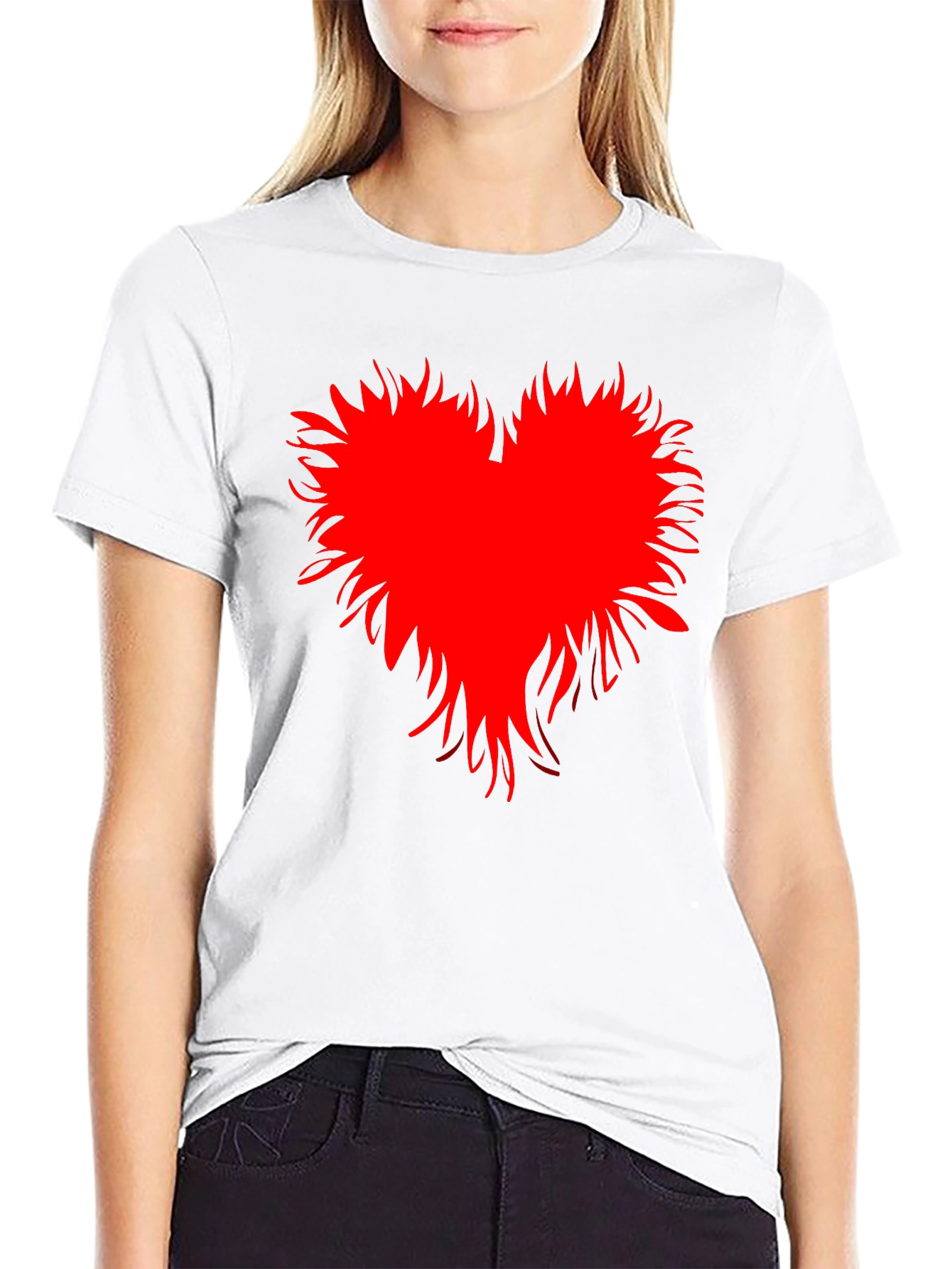 Camiseta Negra con Corazón Rojo Abstracto