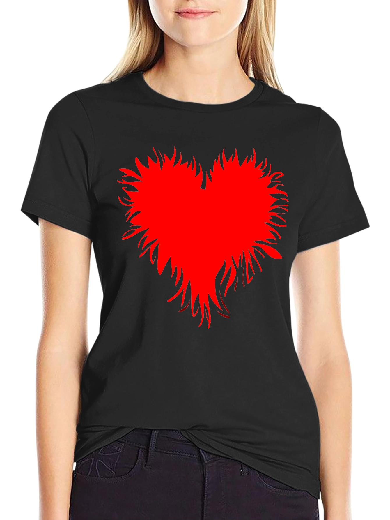Camiseta Negra con Corazón Rojo Abstracto