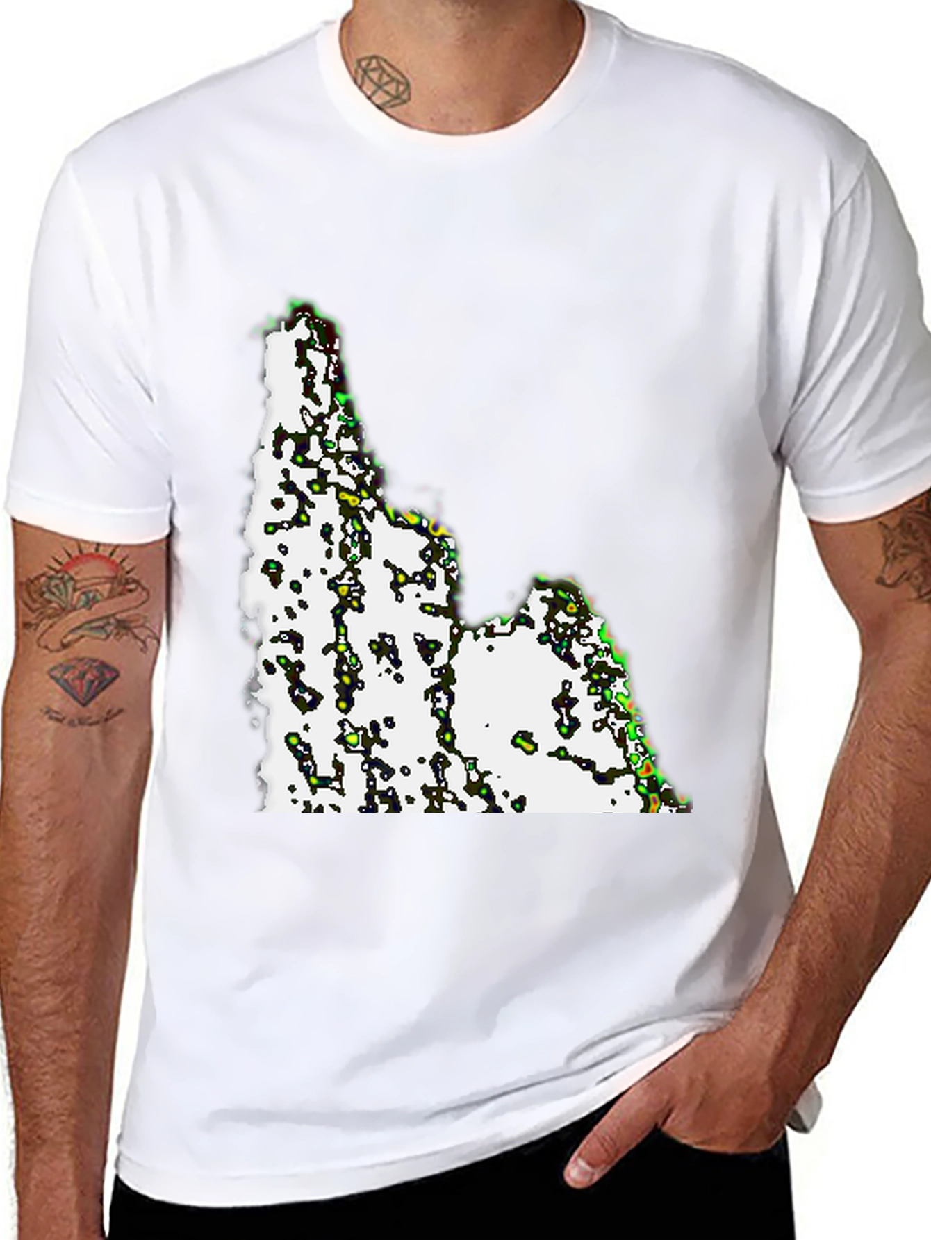Camiseta Negra con Diseño Abstracto Idaho