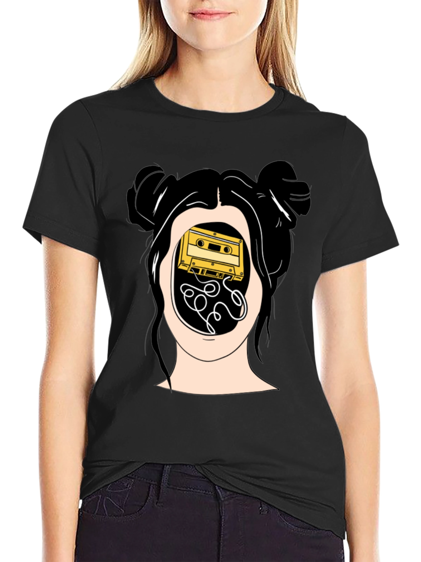 Camiseta Negra con Diseño Abstracto de Cassette