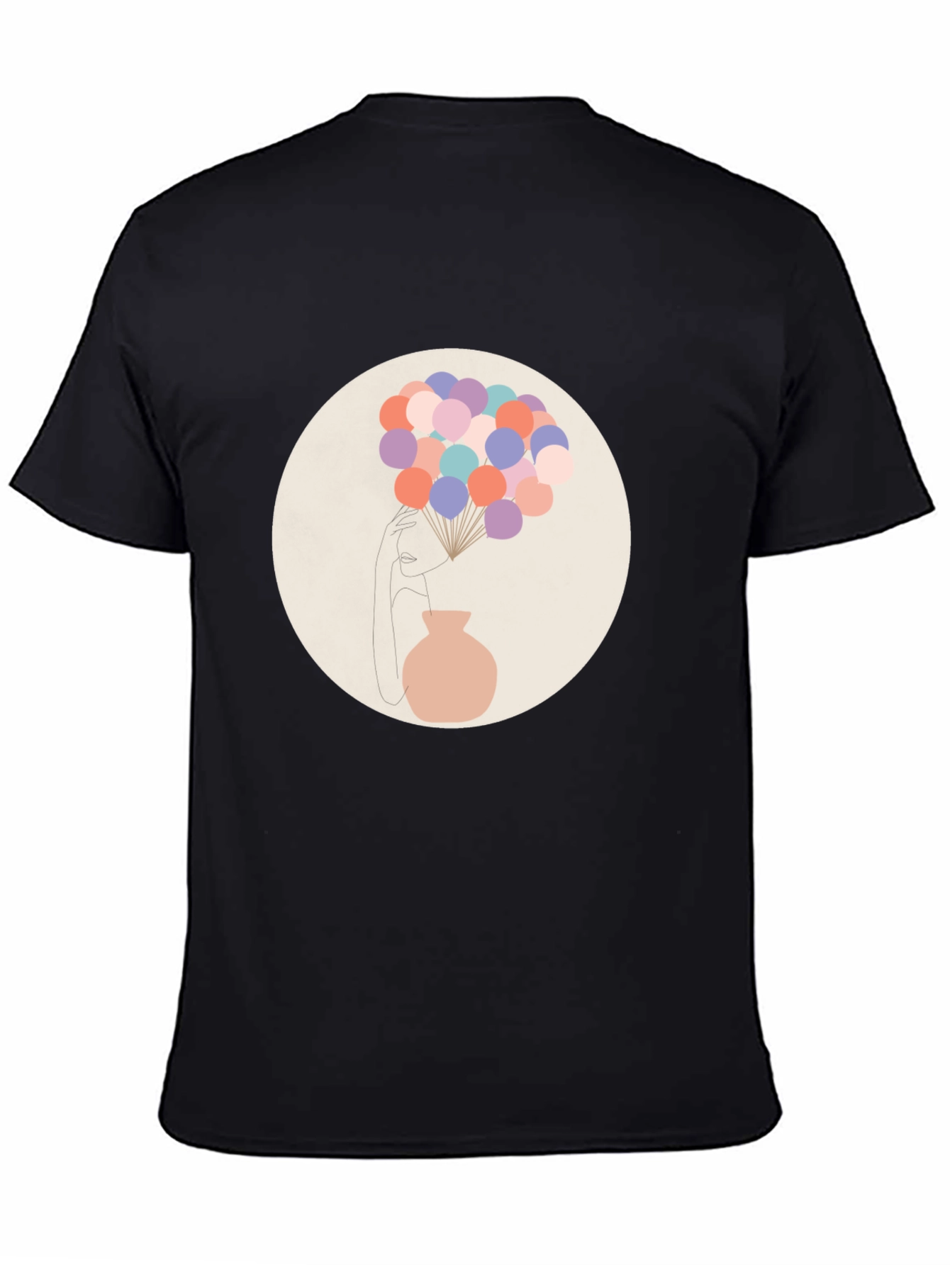 Camiseta Negra con Diseño Abstracto de Mujer y Globos