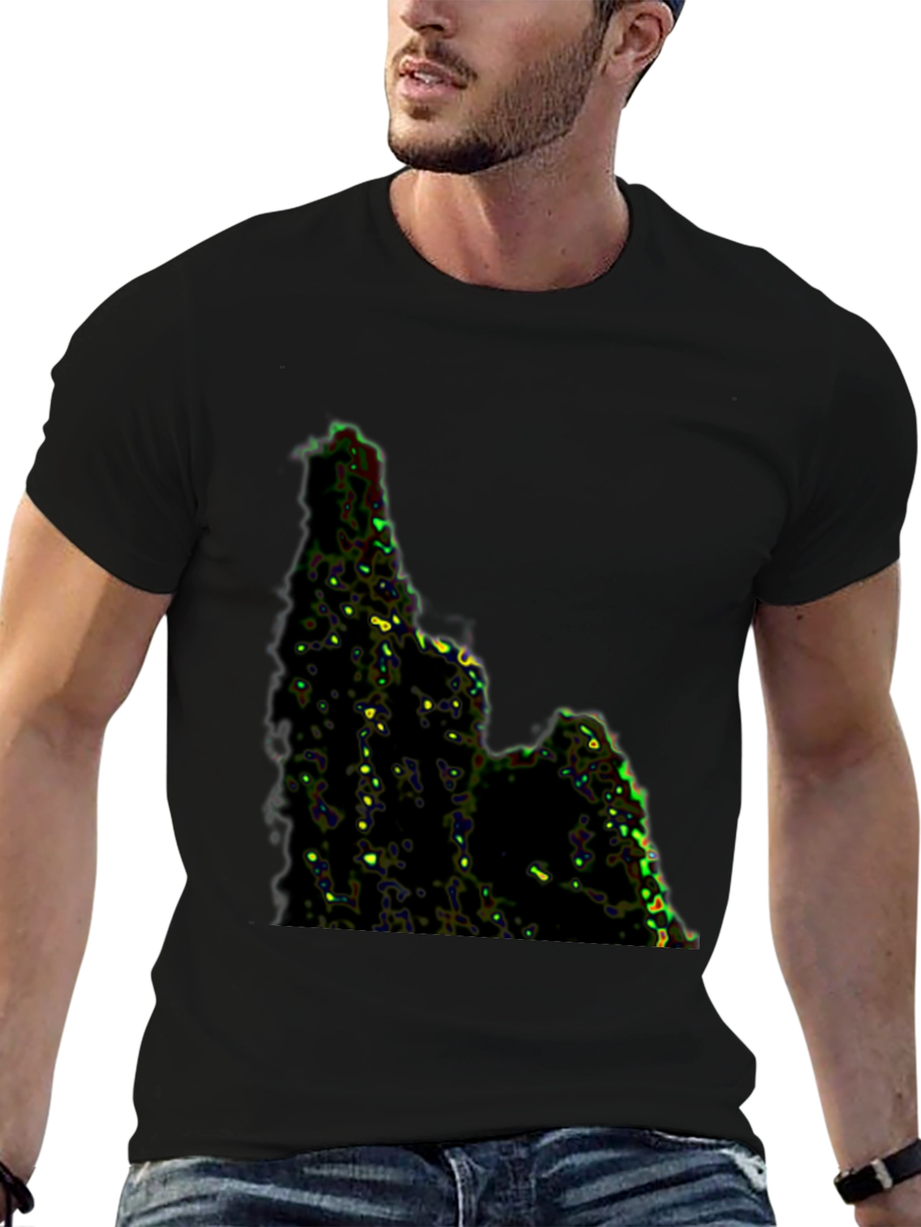 Camiseta Negra con Diseño Abstracto Montañoso