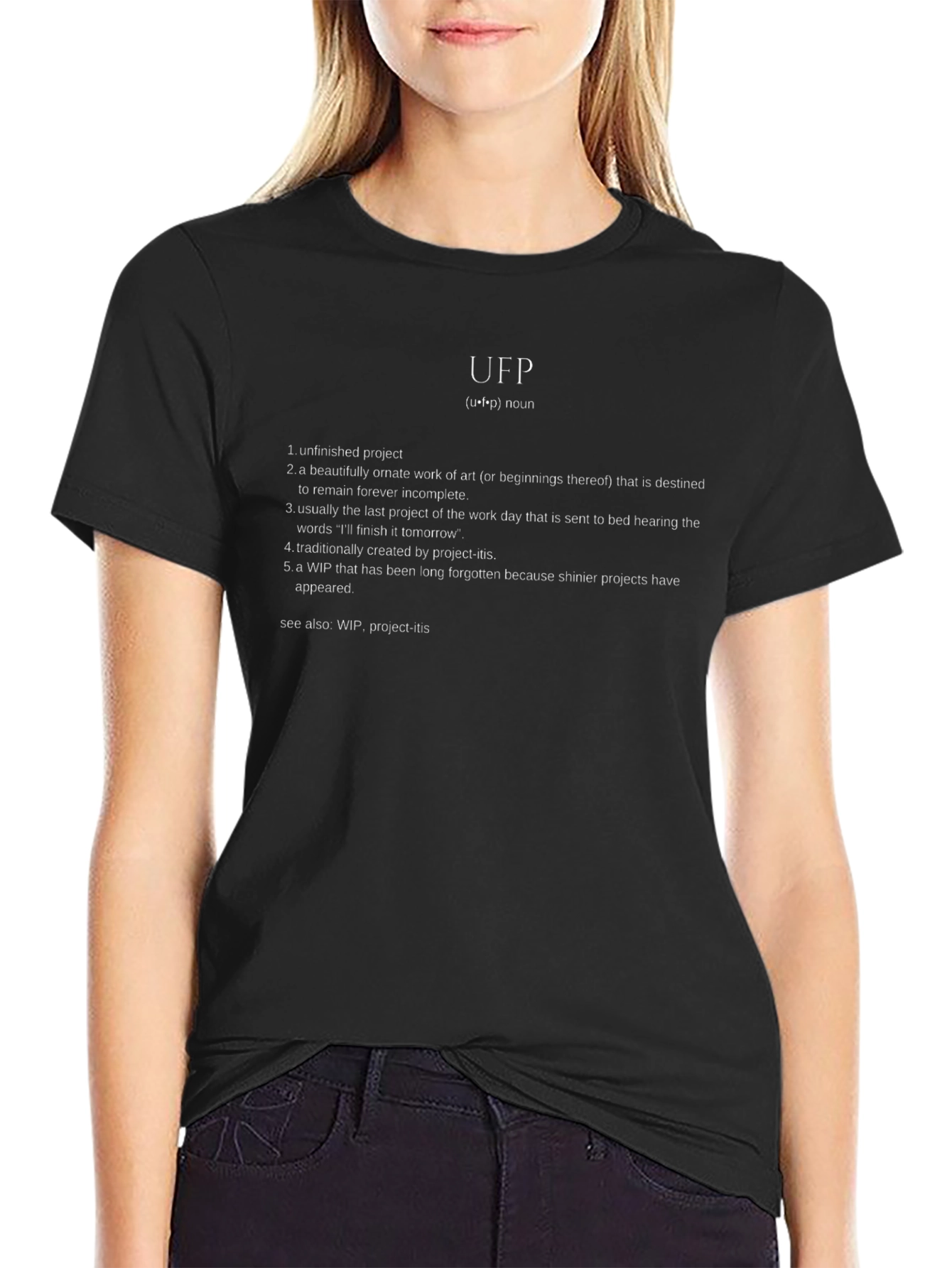 Camiseta Negra UFP: Proyecto Inacabado con Humor