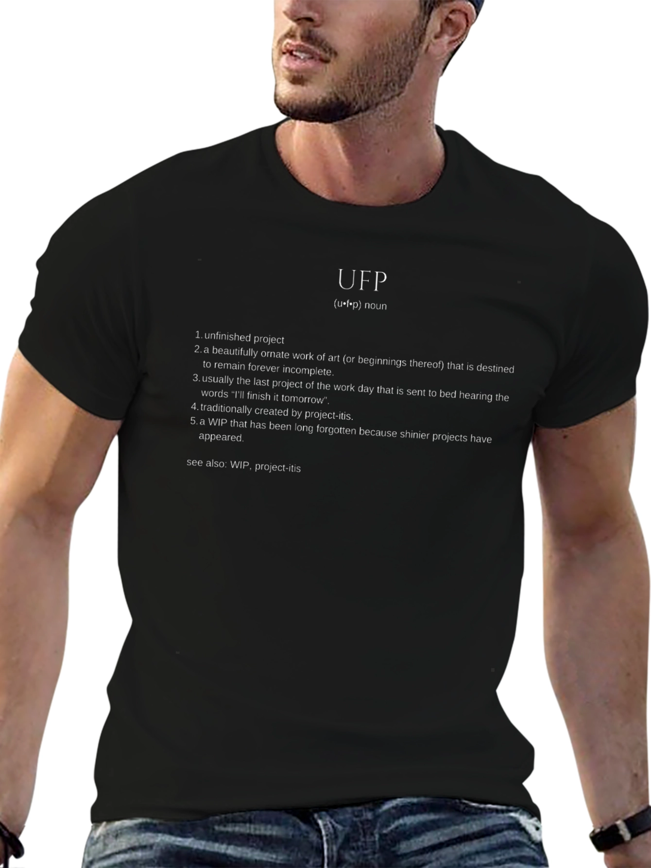 Camiseta Negra UFP: Proyecto Inacabado con Humor