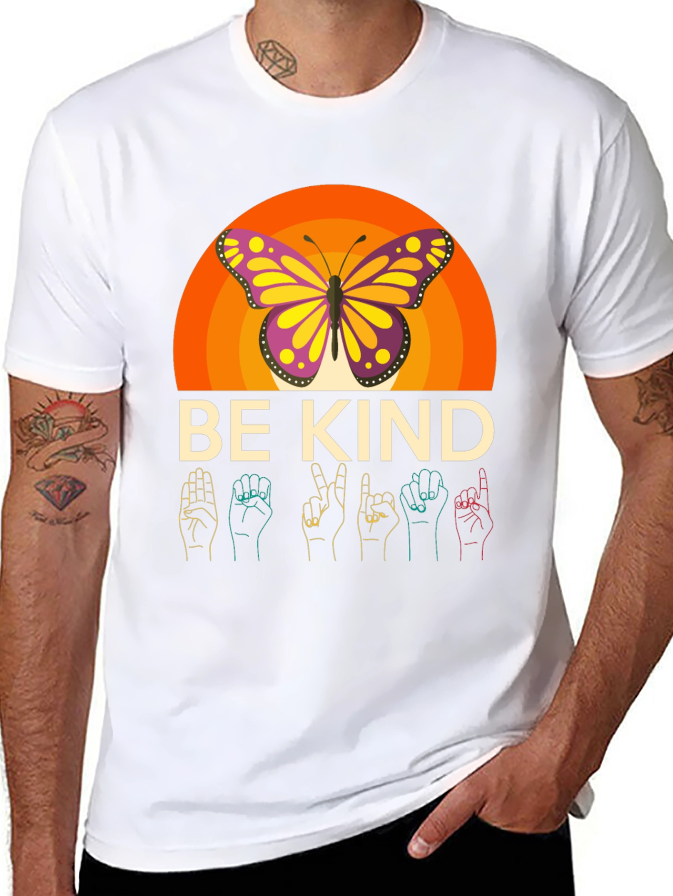 Camiseta Negra Be Kind Mariposa y Lenguaje de Señas