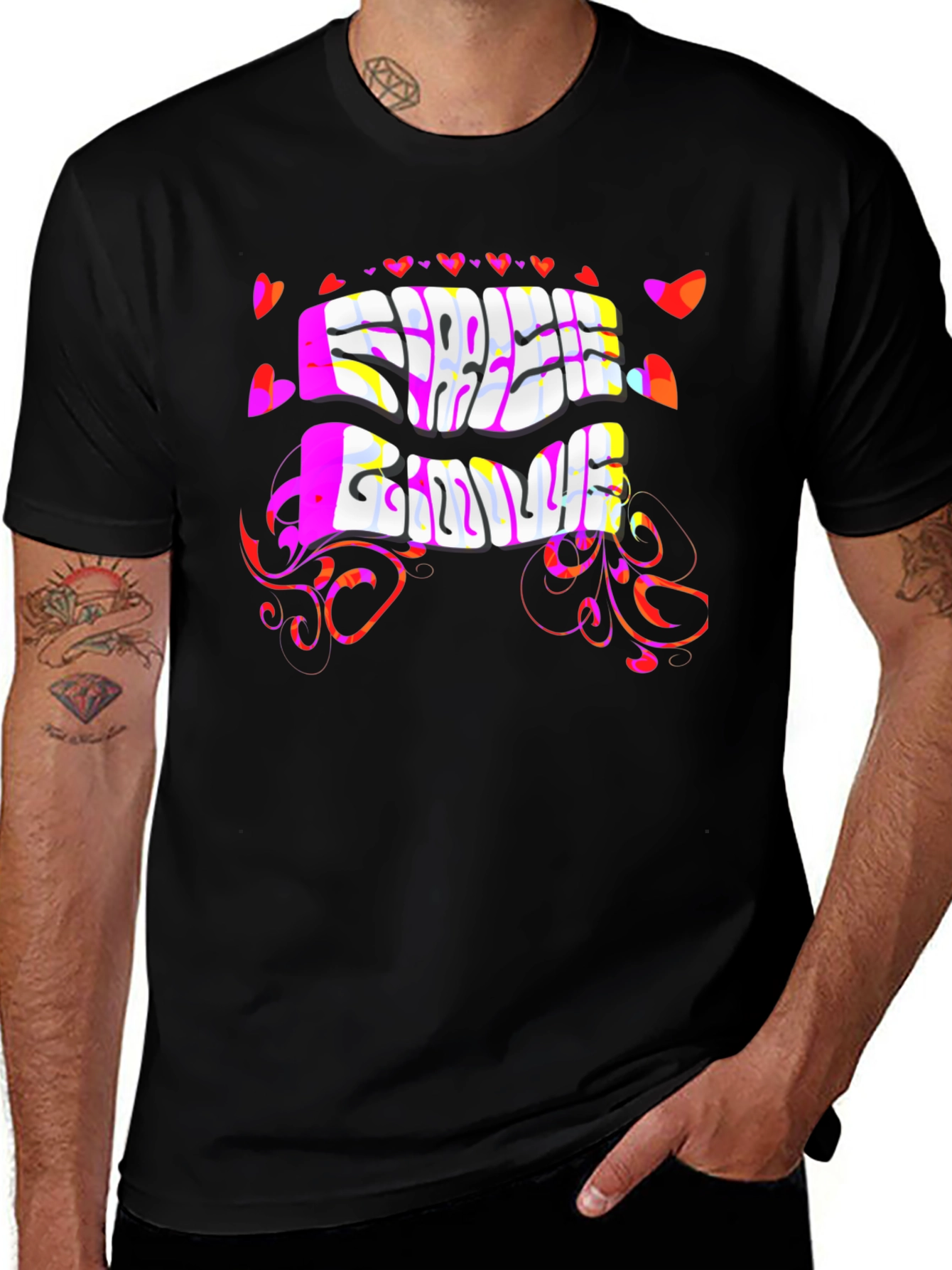 Camiseta Negra Amor Libre Diseño Psicodélico