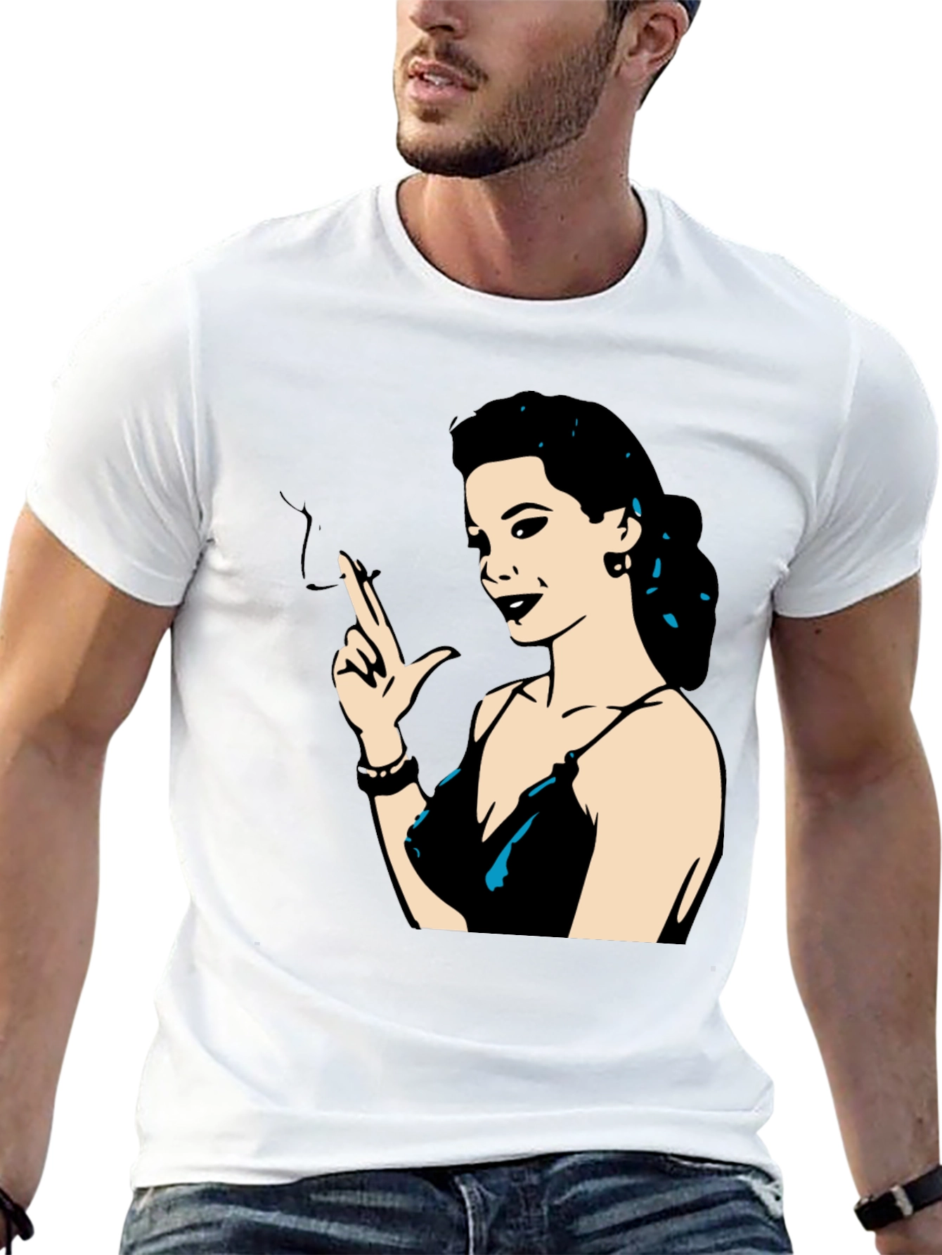 Camiseta Negra Mujer Fumando con Estilo