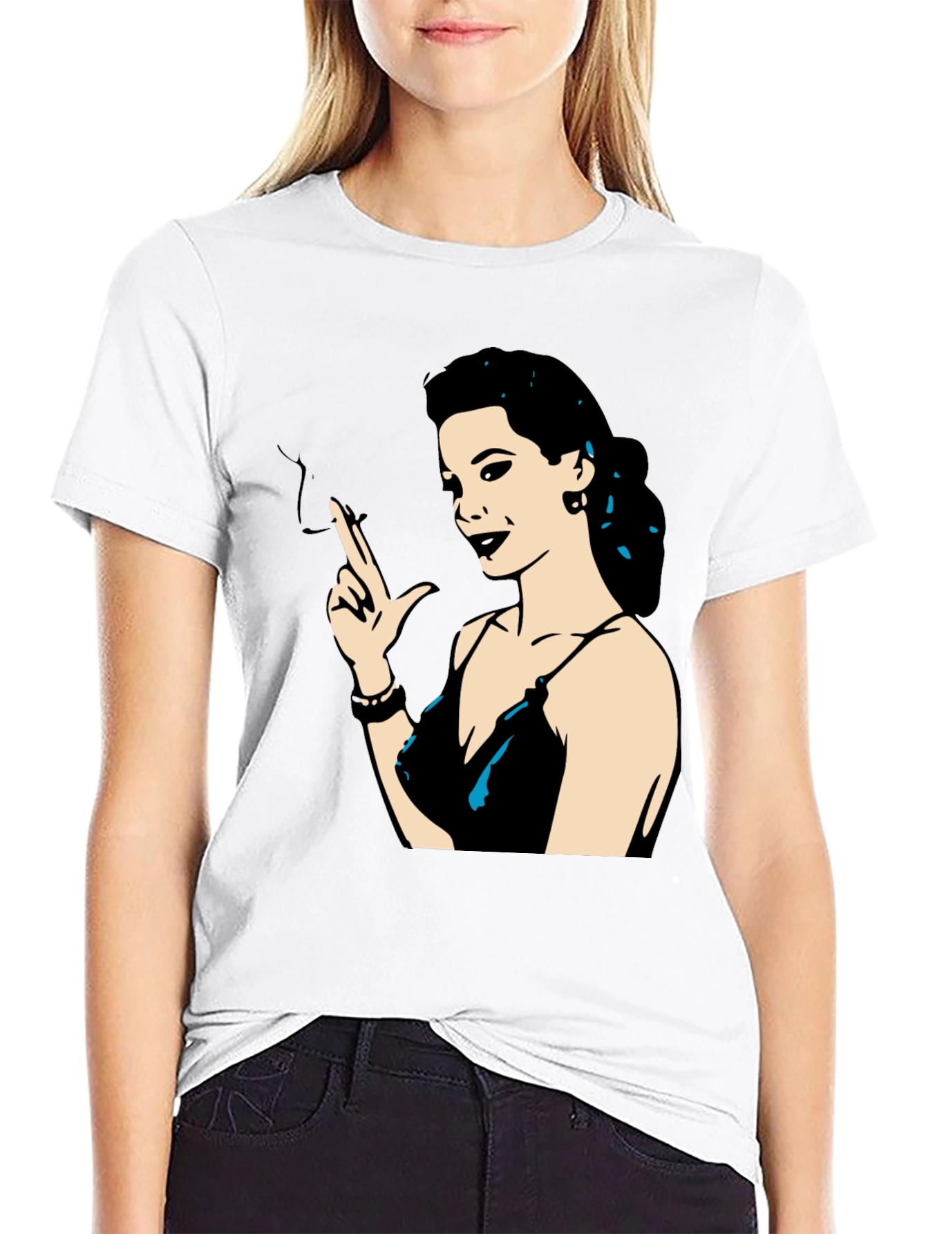Camiseta Negra Mujer Fumando con Estilo