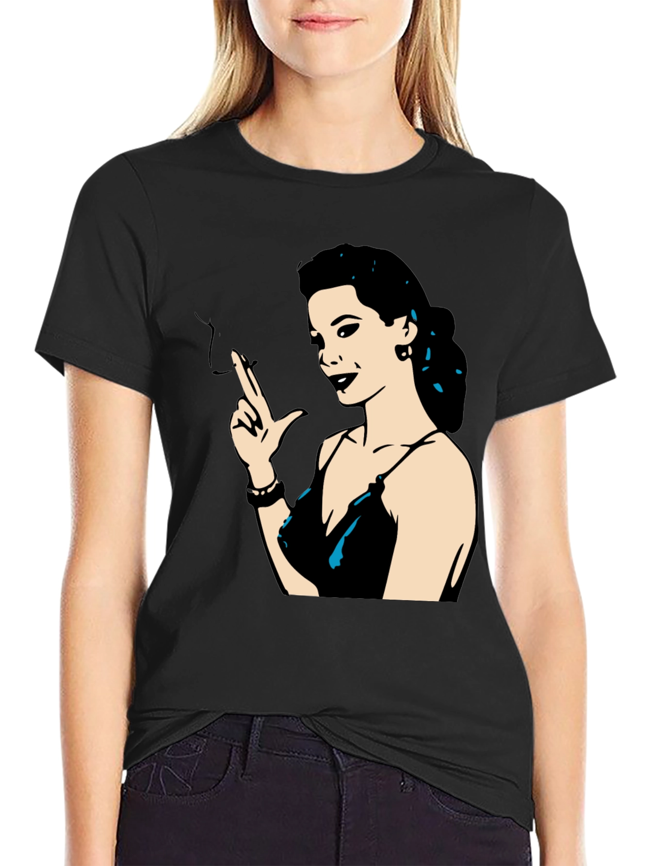 Camiseta Negra Mujer Fumando con Estilo