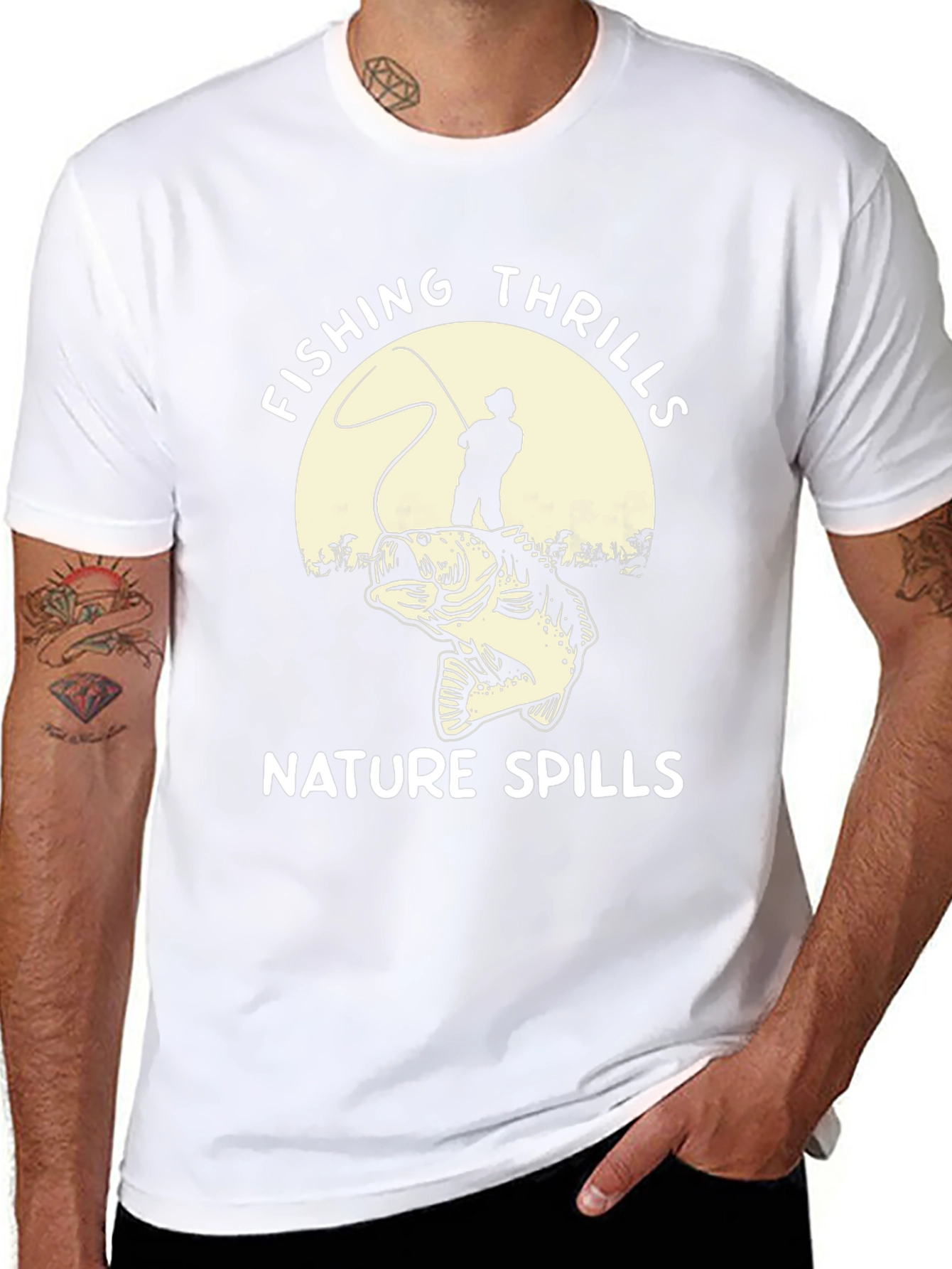Camiseta Negra: Pesca Emocionante en la Naturaleza