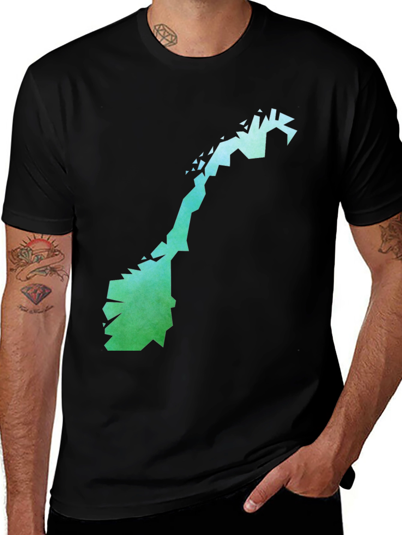 Camiseta Negra con Diseño Abstracto de Noruega