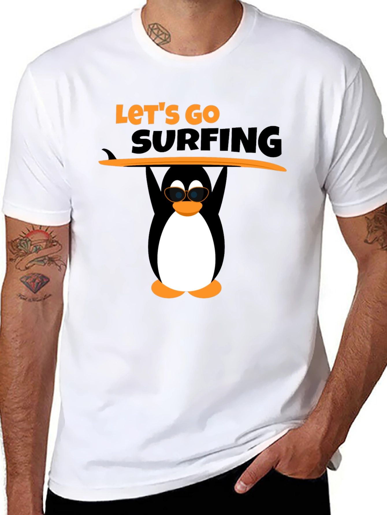 Camiseta Negra Surf Pingüino Divertido